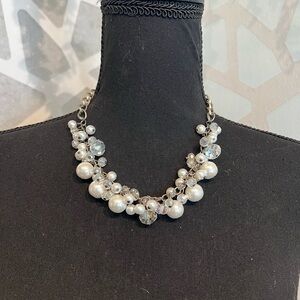 Elegant Pearl and Crystal Necklace